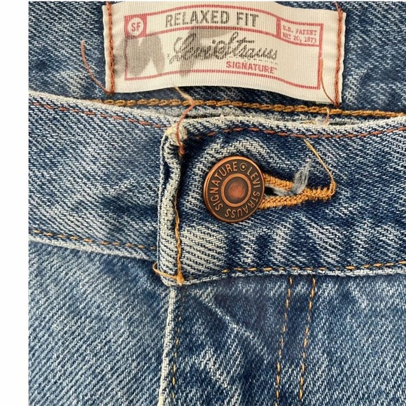 Levis Jeans Mens 38x30 Relaxed Fit Blue Medium Wash Stretch - Picture 3 of 11